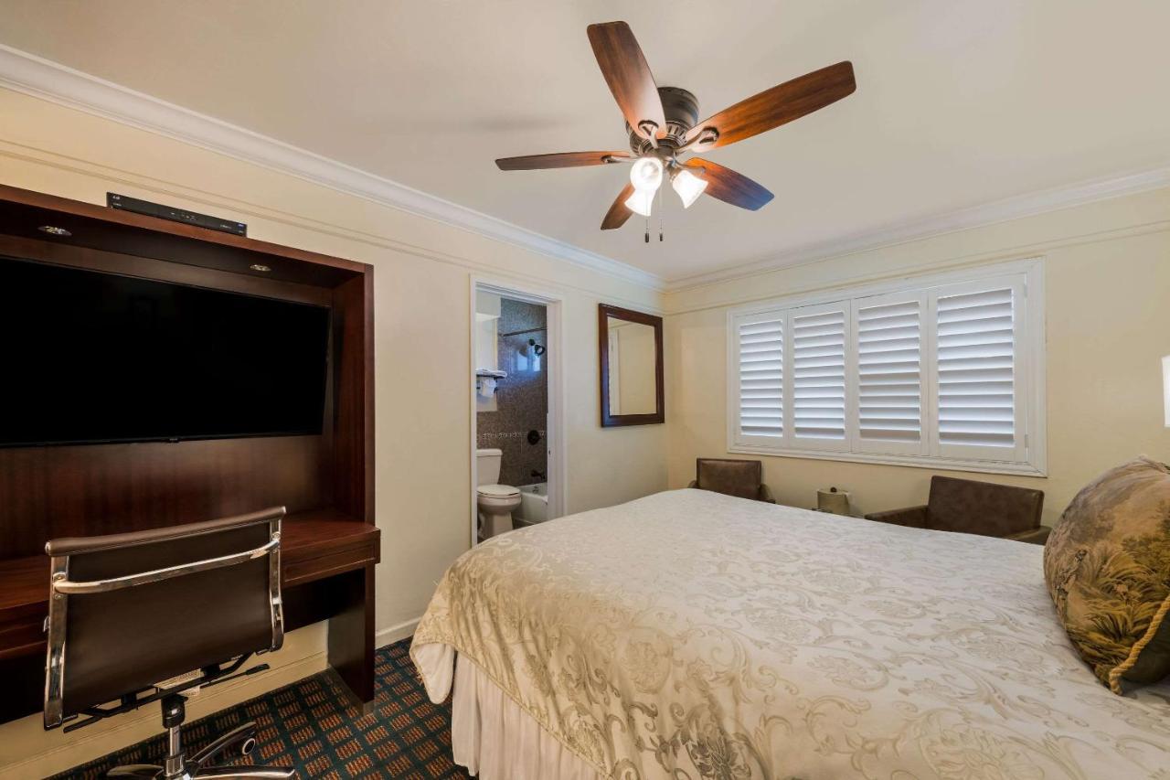 Clarion Collection Carmel Oaks Inn Екстер'єр фото