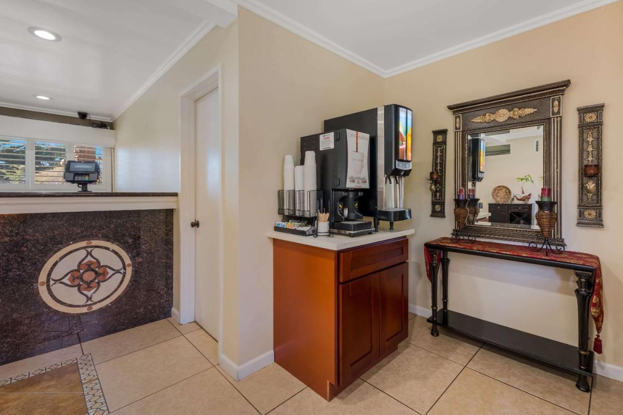 Clarion Collection Carmel Oaks Inn Екстер'єр фото