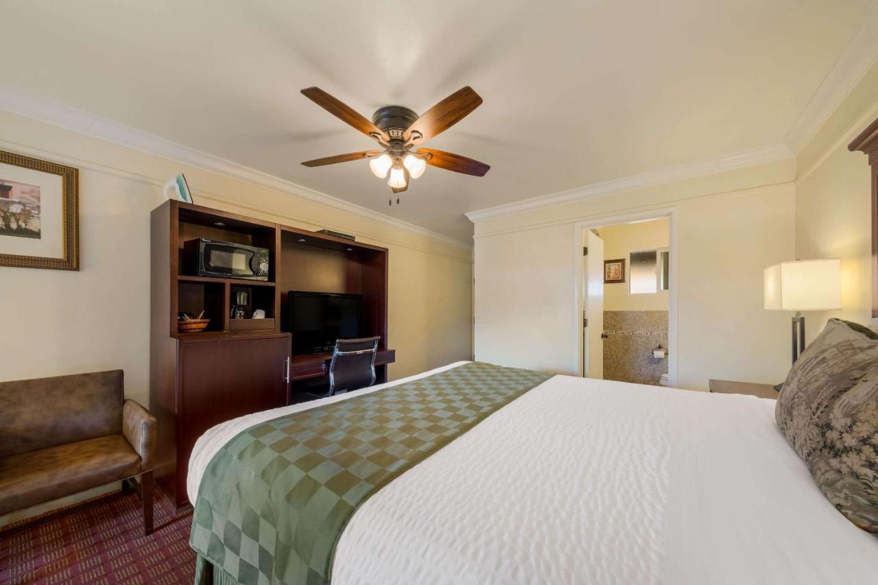 Clarion Collection Carmel Oaks Inn Екстер'єр фото