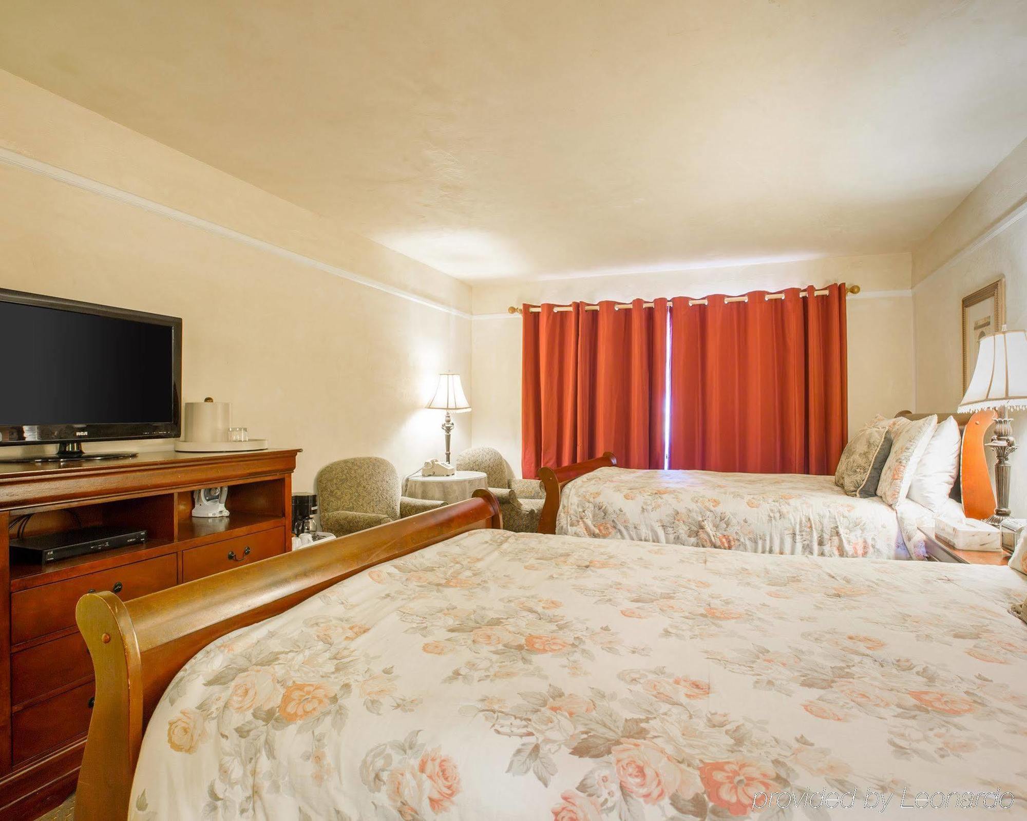 Clarion Collection Carmel Oaks Inn Екстер'єр фото