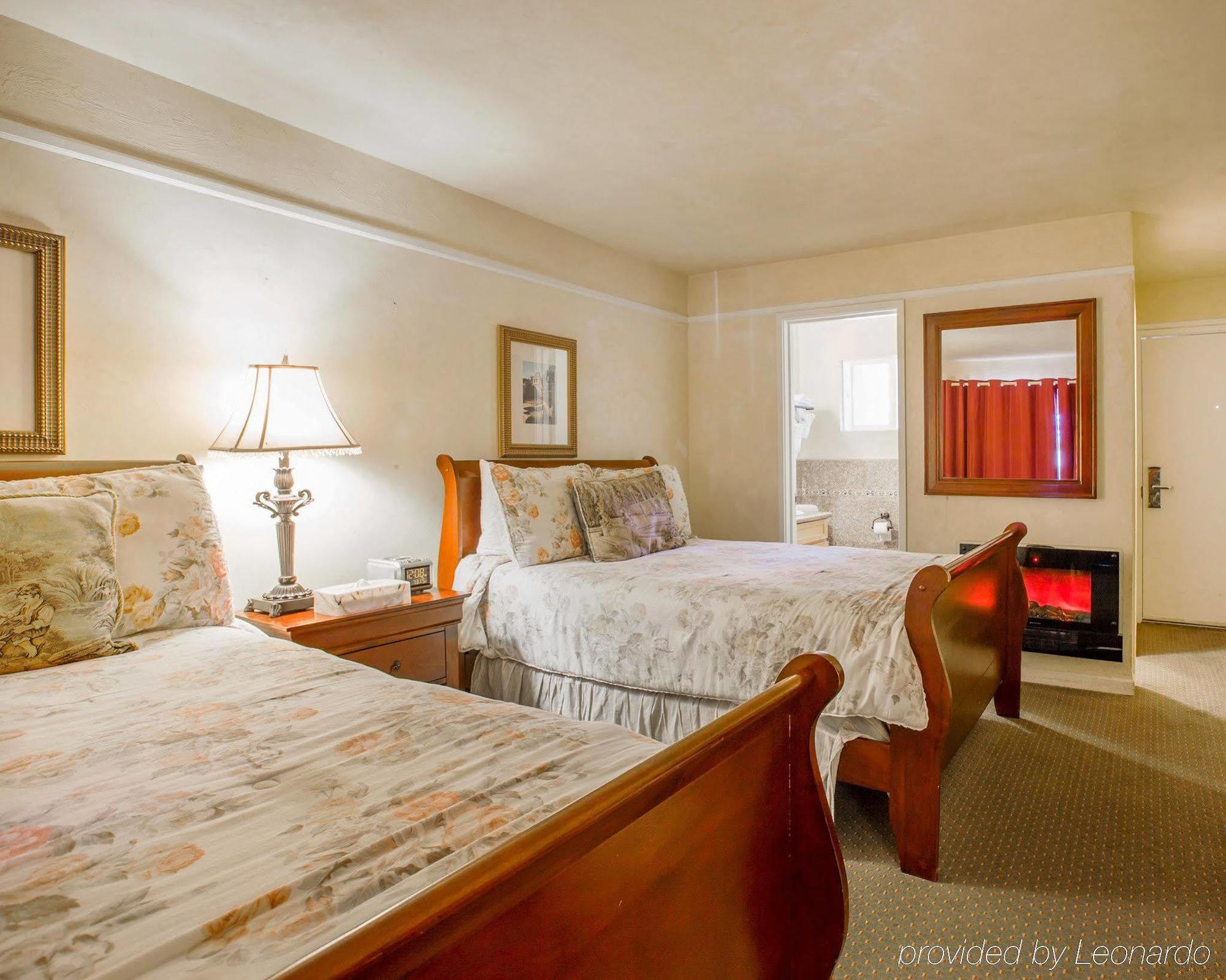 Clarion Collection Carmel Oaks Inn Екстер'єр фото