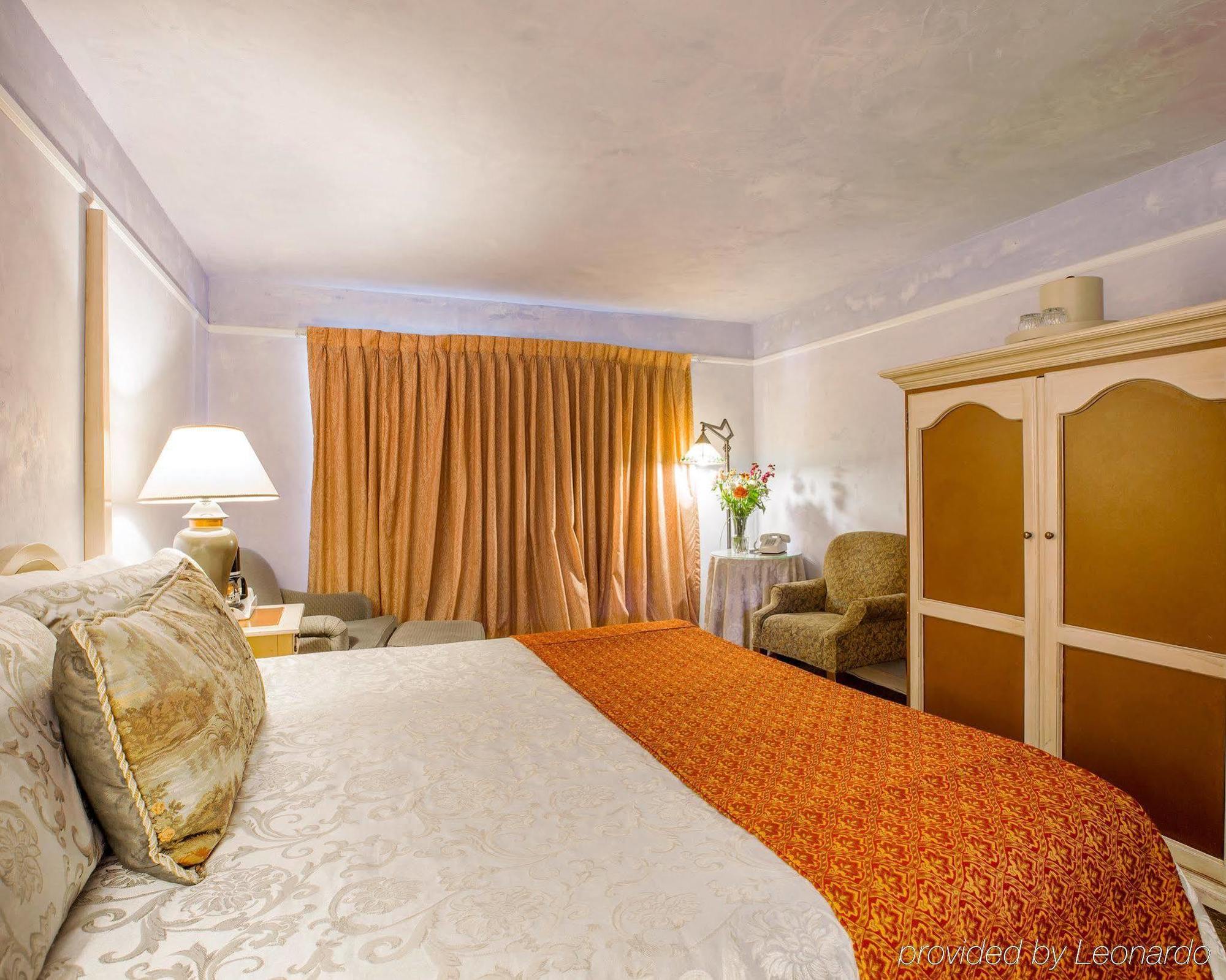 Clarion Collection Carmel Oaks Inn Екстер'єр фото