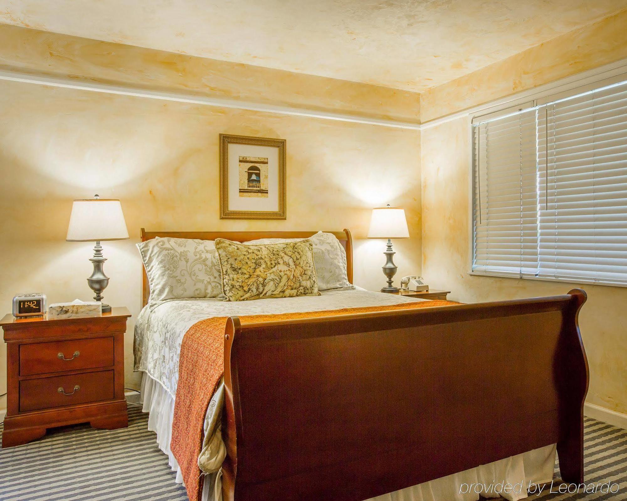 Clarion Collection Carmel Oaks Inn Екстер'єр фото
