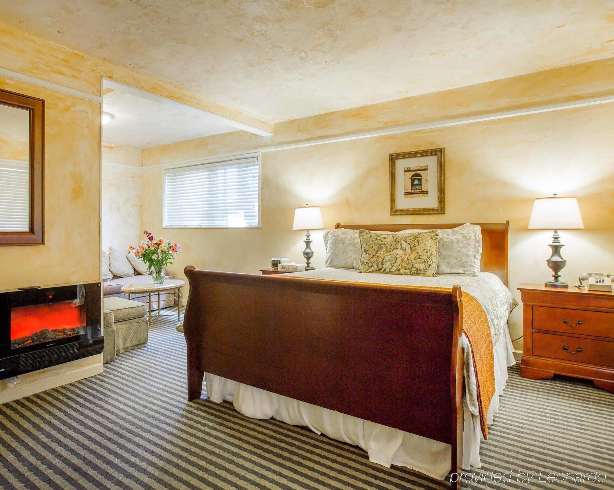 Clarion Collection Carmel Oaks Inn Екстер'єр фото